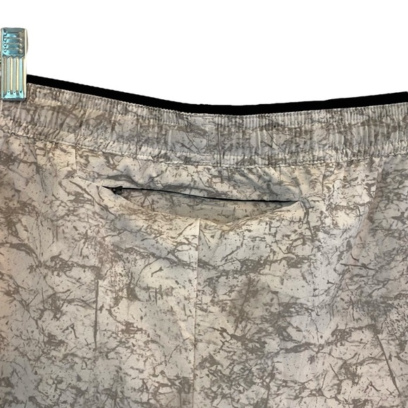 Chubbies Shorts NEW The Wash On Wash Off Ultimate Training 5.5 Inseam Silver XXL - Picture 5 of 11